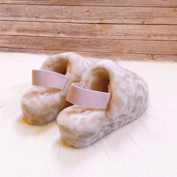 UGG Women’s Fluff Yeah Slide Panther Print Sheepskin Slipper Sandals In White - Picture 2 of 7